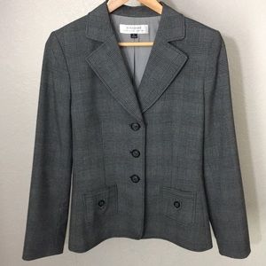 Tahari career blazer in grey plaid size 6